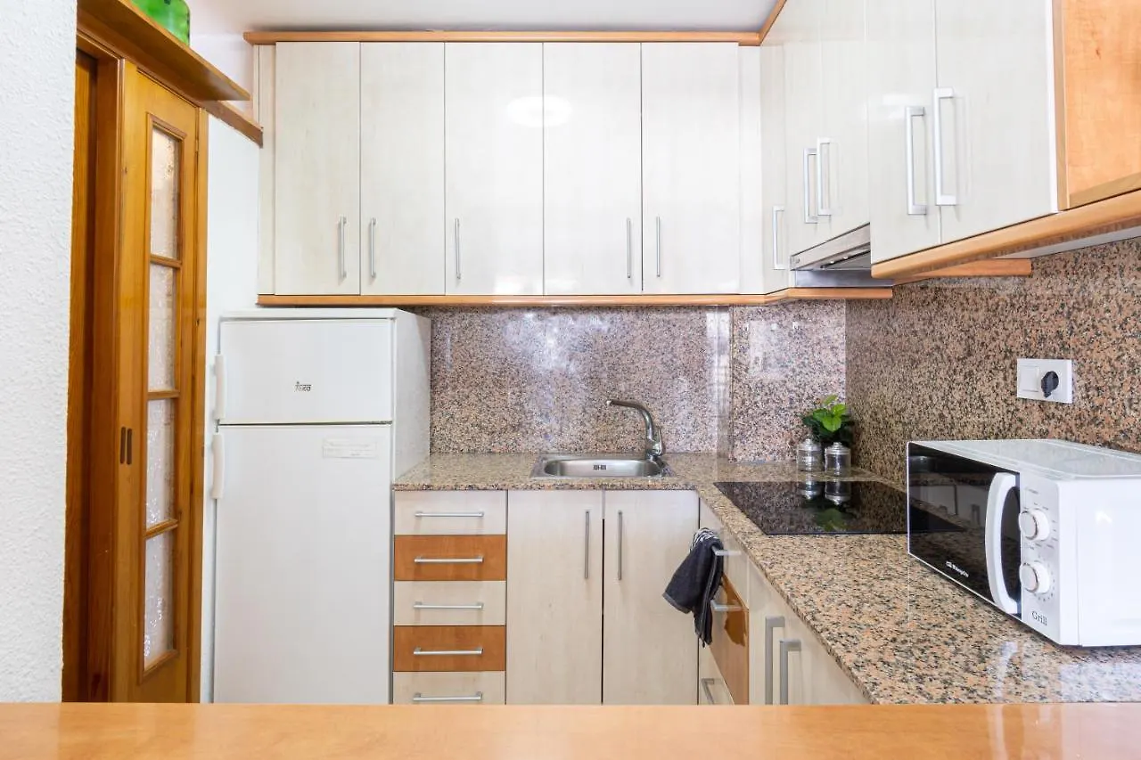 1ºlineamar-2Room-Novelty-Piscina-Wifi-Portaventura7 Салоу 0*,